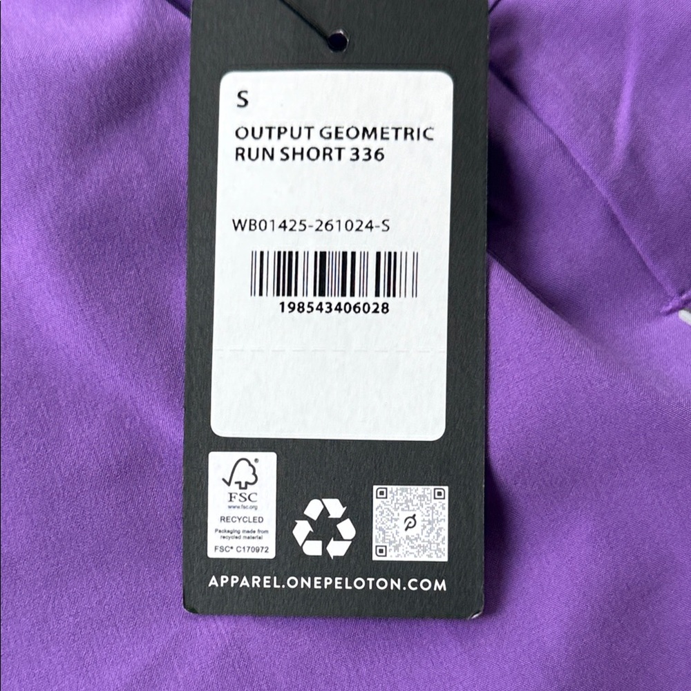 NWT Peloton 3" Output Geometric Run Short - Picture 4 of 10